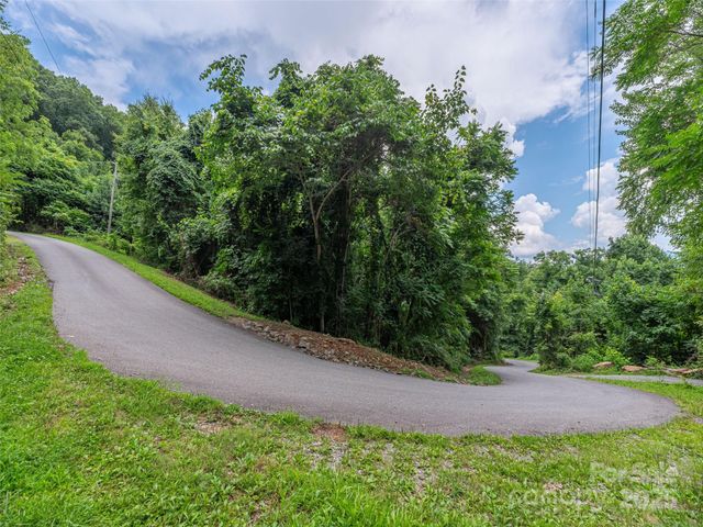 999 Cobblestone Drive 32, Waynesville, NC 28786