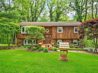 140 Schweizer Lane, Bardonia, NY 10954