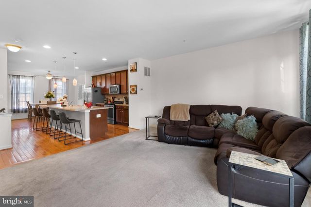 8853 DELEGGE RD, Baltimore, MD 21237
