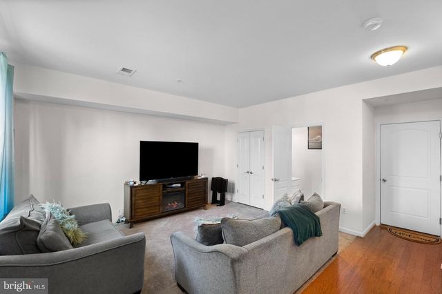 8853 DELEGGE RD, Baltimore, MD 21237