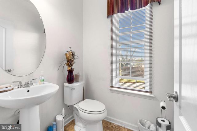 8853 DELEGGE RD, Baltimore, MD 21237