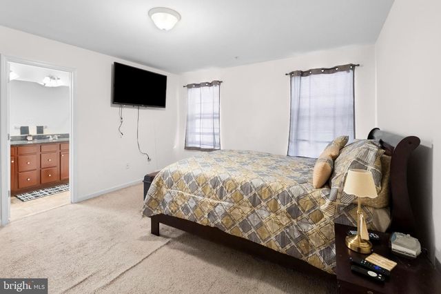 8853 DELEGGE RD, Baltimore, MD 21237