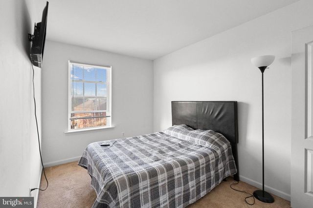 8853 DELEGGE RD, Baltimore, MD 21237