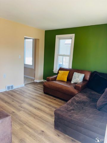 1416 Maple Street, Wyandotte, MI 48192