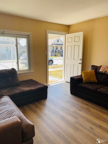 1416 Maple Street, Wyandotte, MI 48192