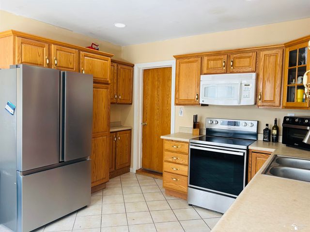 1416 Maple Street, Wyandotte, MI 48192