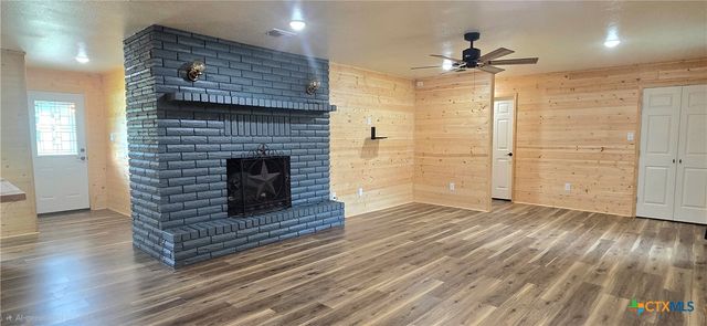 110 Live Oak Street, Gonzales, TX 78629