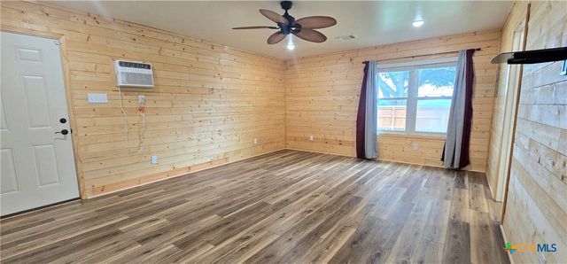 110 Live Oak Street, Gonzales, TX 78629