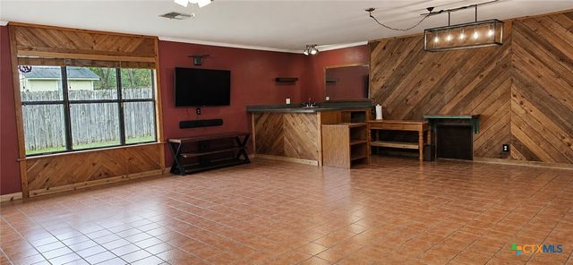 110 Live Oak Street, Gonzales, TX 78629