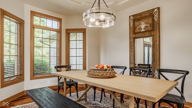 2691 Deer Run, Zionsville, IN 46077