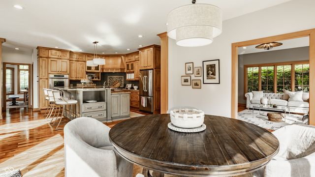 2691 Deer Run, Zionsville, IN 46077