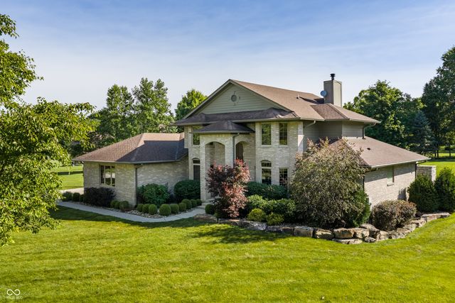 2691 Deer Run, Zionsville, IN 46077