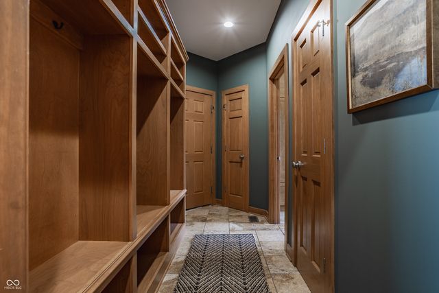 2691 Deer Run, Zionsville, IN 46077