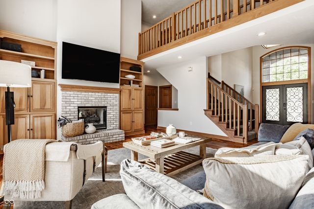 2691 Deer Run, Zionsville, IN 46077