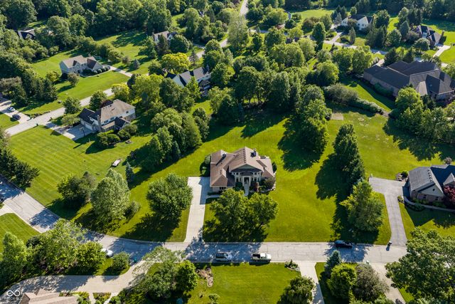 2691 Deer Run, Zionsville, IN 46077
