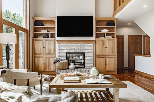 2691 Deer Run, Zionsville, IN 46077