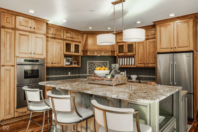 2691 Deer Run, Zionsville, IN 46077