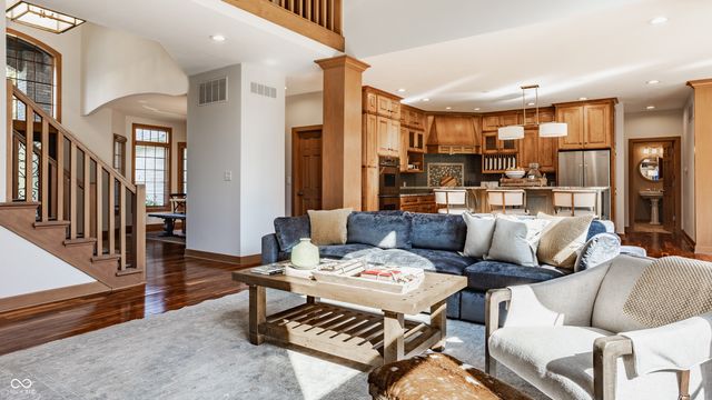 2691 Deer Run, Zionsville, IN 46077