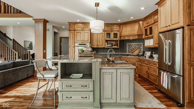 2691 Deer Run, Zionsville, IN 46077