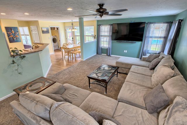 8447 Walthour DRIVE, North Huntingdon, PA 15642