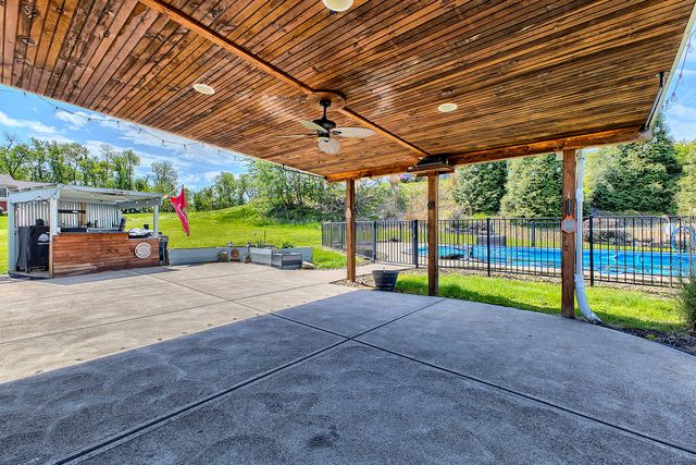 8447 Walthour DRIVE, North Huntingdon, PA 15642