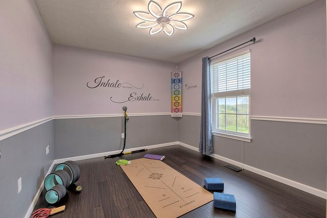 8447 Walthour DRIVE, North Huntingdon, PA 15642
