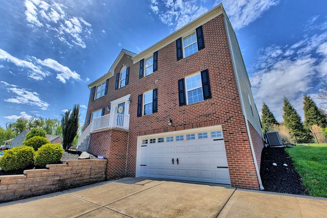 8447 Walthour DRIVE, North Huntingdon, PA 15642