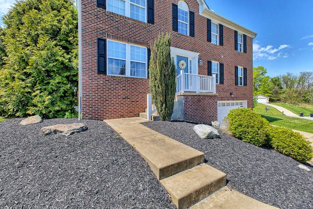8447 Walthour DRIVE, North Huntingdon, PA 15642