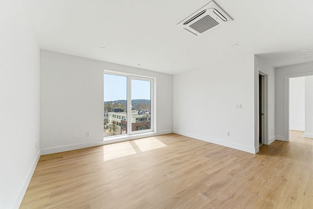 1035 Commonwealth Ave 401, Boston, MA 02215