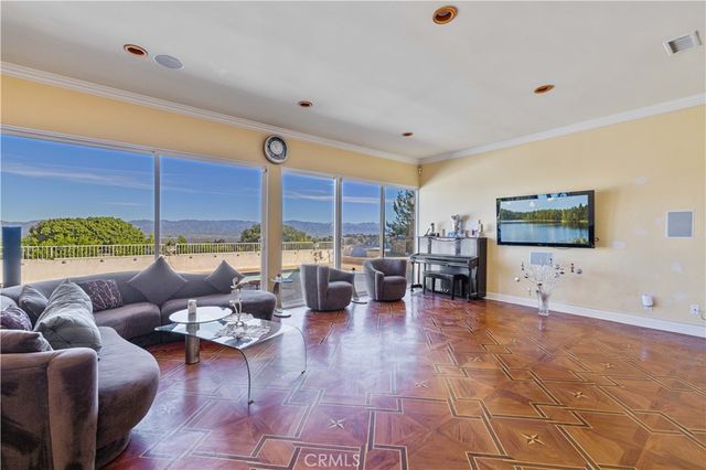 16015 Jeanne Ln, Encino, CA 91436