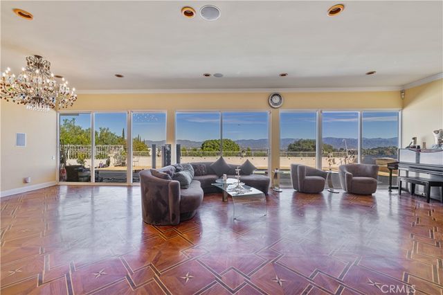 16015 Jeanne Ln, Encino, CA 91436