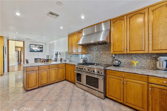 16015 Jeanne Ln, Encino, CA 91436