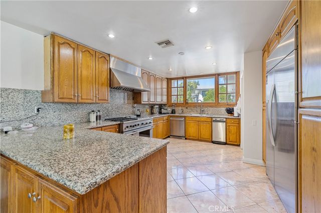 16015 Jeanne Ln, Encino, CA 91436