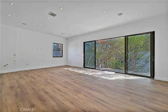16015 Jeanne Ln, Encino, CA 91436