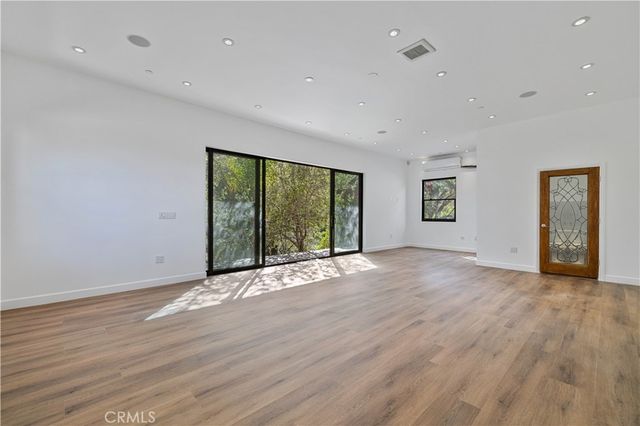 16015 Jeanne Ln, Encino, CA 91436