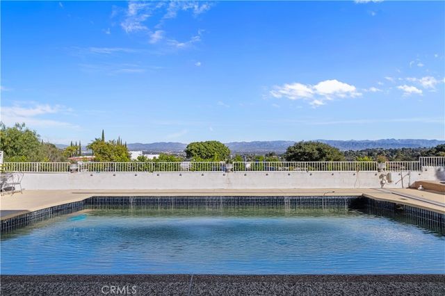 16015 Jeanne Ln, Encino, CA 91436