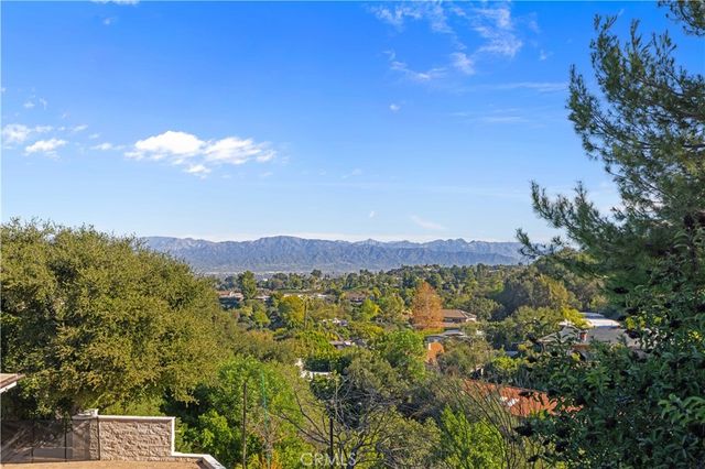 16015 Jeanne Ln, Encino, CA 91436