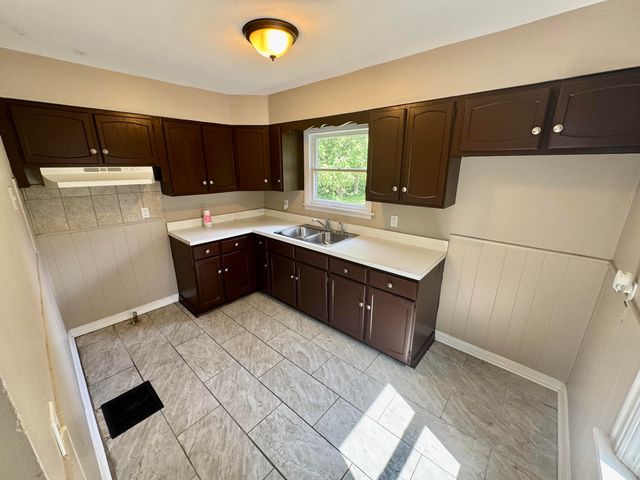 840 E 44th Avenue, Gary, IN 46409