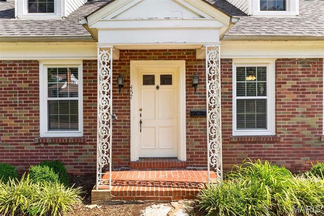 457 Catalina Avenue, Webster Groves, MO 63119
