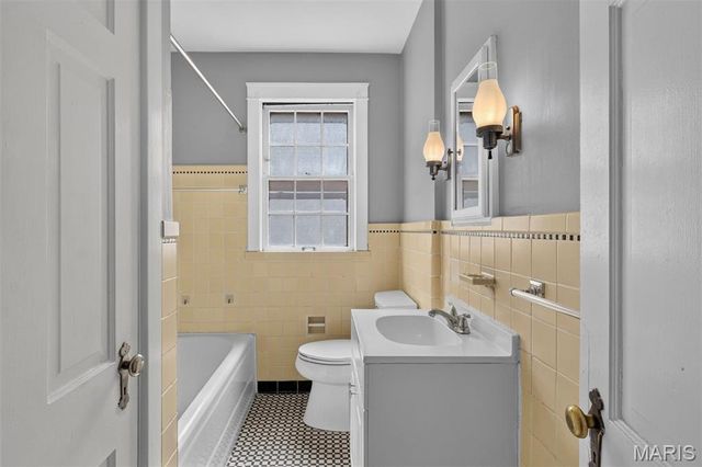 457 Catalina Avenue, Webster Groves, MO 63119