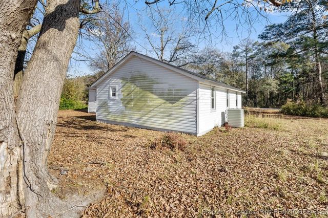 1055 Old Fayetteville Road, Salemburg, NC 28385