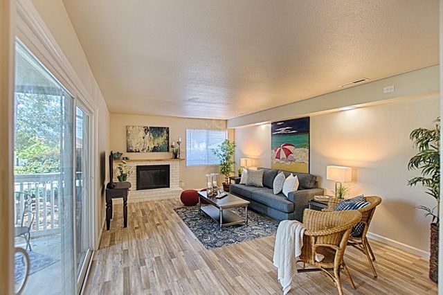 136 Canfield Avenue A, Santa Cruz, CA 95060