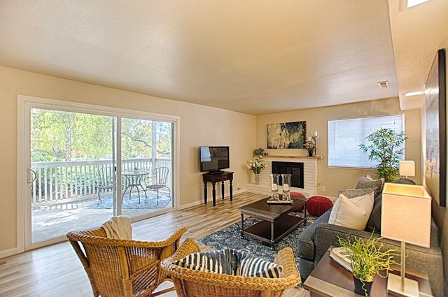 136 Canfield Avenue A, Santa Cruz, CA 95060