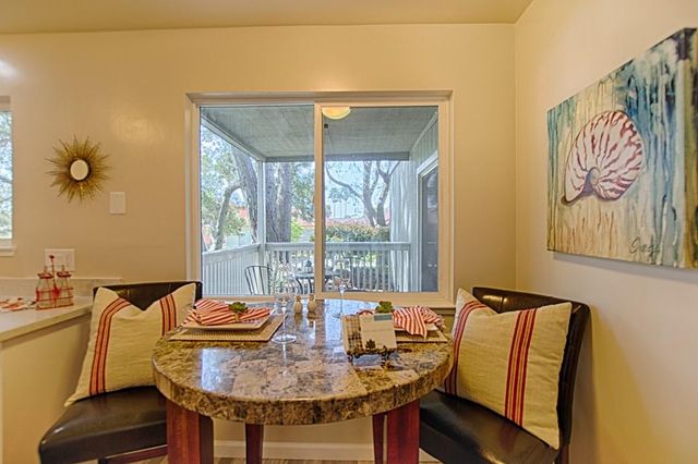 136 Canfield Avenue A, Santa Cruz, CA 95060
