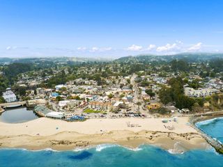 136 Canfield Avenue A, Santa Cruz, CA 95060