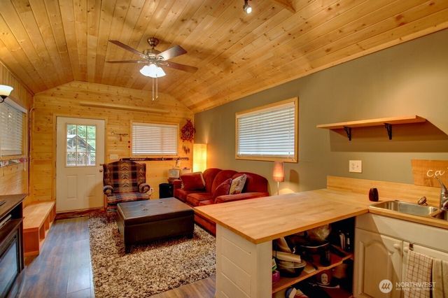 2061 Exit Road, Sumas, WA 98295