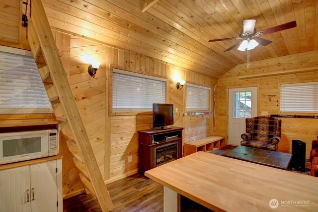 2061 Exit Road, Sumas, WA 98295