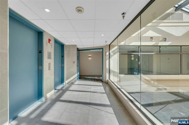 1077 River Road, Edgewater, NJ 07020