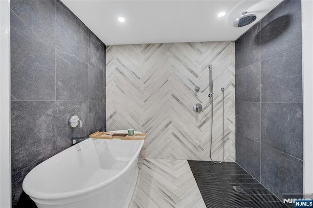 1077 River Road, Edgewater, NJ 07020