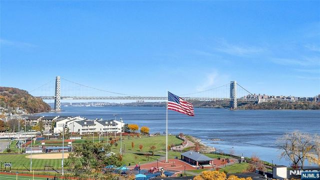 1077 River Road, Edgewater, NJ 07020